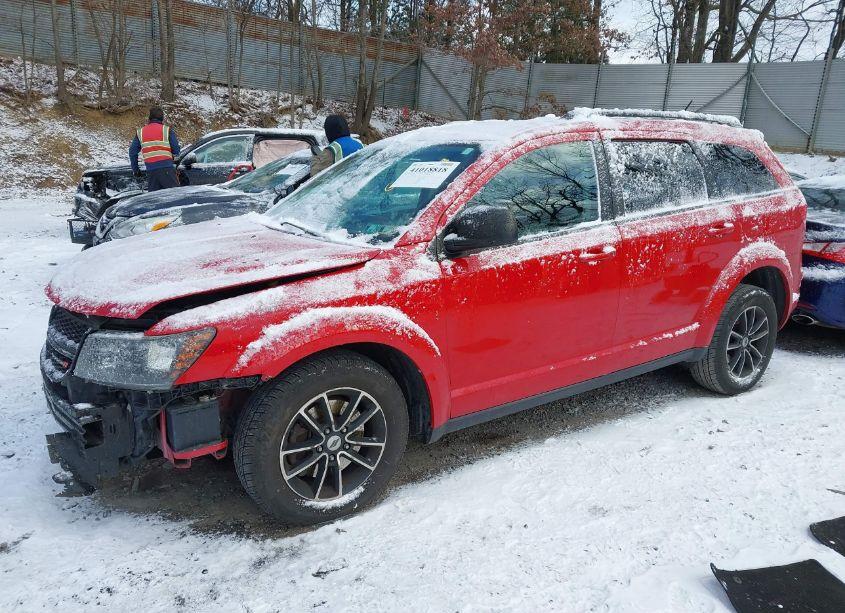 Photo 2 of 2018 Dodge Journey SE (VIN 3C4PDCAB3JT495982)