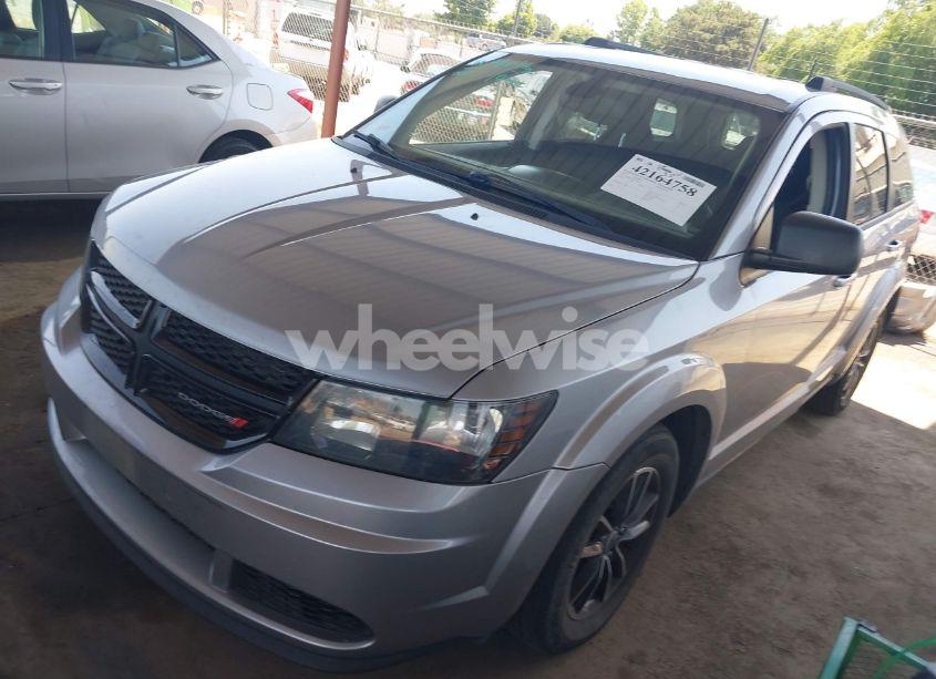 Photo 2 of 2018 Dodge Journey SE (VIN 3C4PDCAB3JT496825)