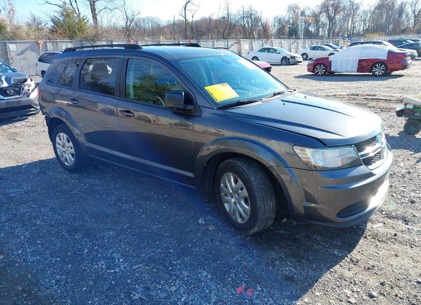 2018 Dodge Journey SE (VIN 3C4PDCAB3JT498221) main photo