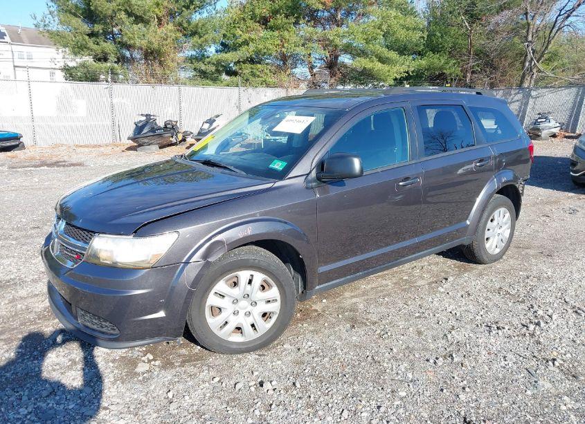 Photo 2 of 2018 Dodge Journey SE (VIN 3C4PDCAB3JT498221)