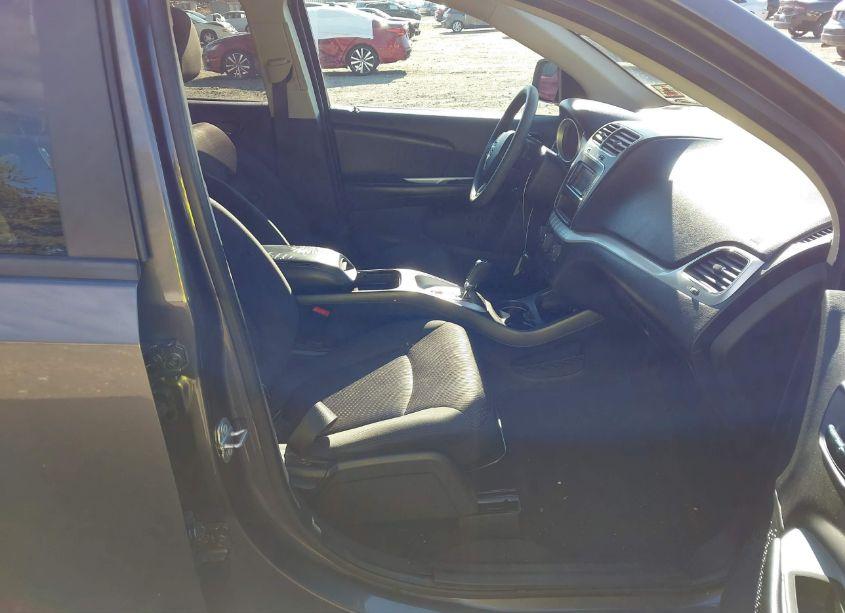 Photo 5 of 2018 Dodge Journey SE (VIN 3C4PDCAB3JT498221)