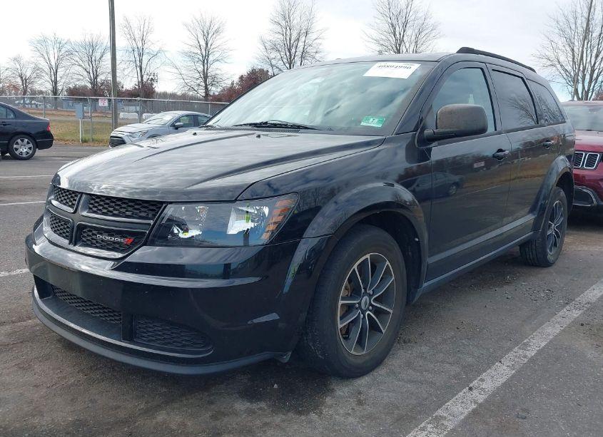 Photo 2 of 2018 Dodge Journey SE (VIN 3C4PDCAB3JT517656)