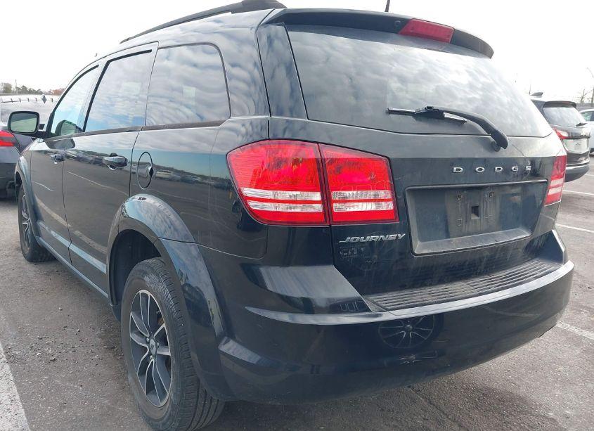 Photo 3 of 2018 Dodge Journey SE (VIN 3C4PDCAB3JT517656)