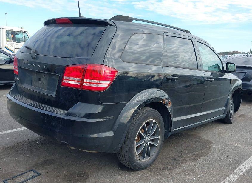 Photo 4 of 2018 Dodge Journey SE (VIN 3C4PDCAB3JT517656)