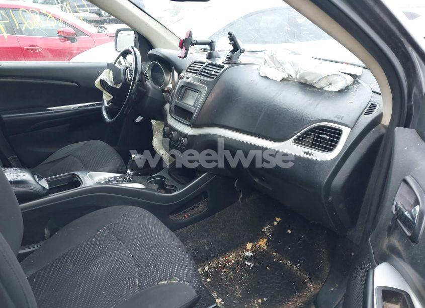 Photo 5 of 2018 Dodge Journey SE (VIN 3C4PDCAB3JT520878)