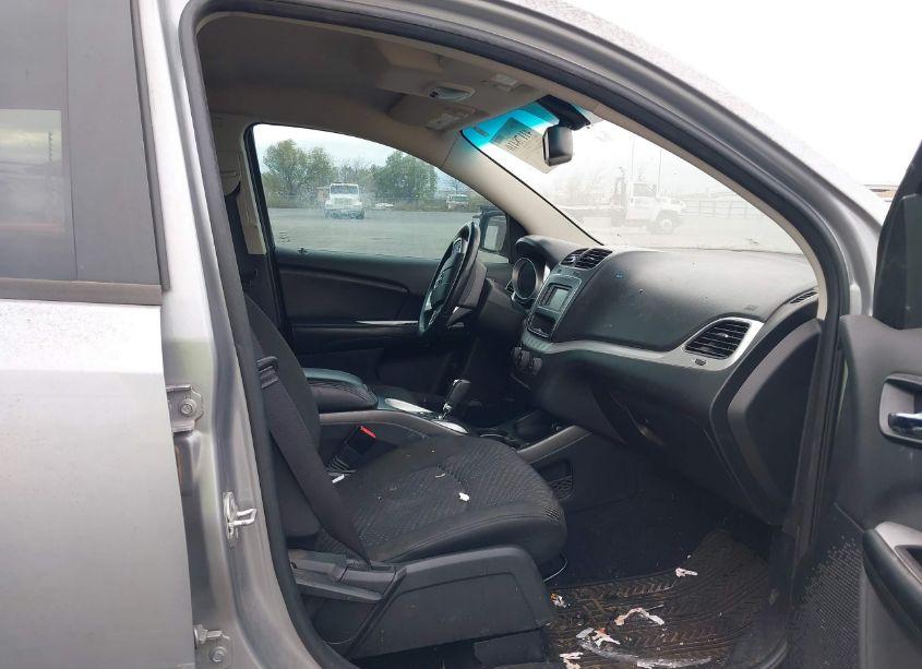 Photo 5 of 2016 Dodge Journey SE (VIN 3C4PDCAB4GT147083)