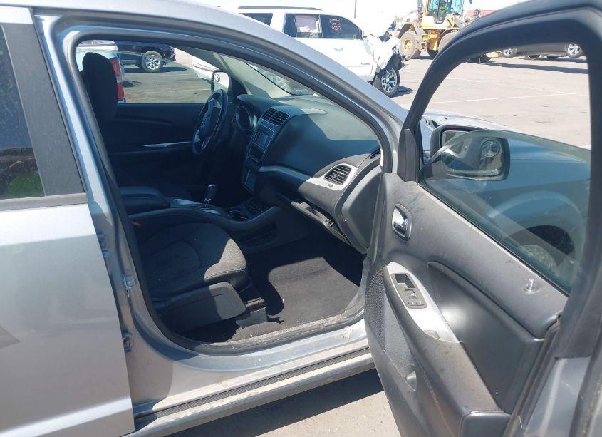 Photo 5 of 2016 Dodge Journey SE (VIN 3C4PDCAB4GT175613)