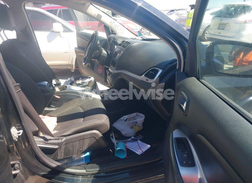 Photo 5 of 2017 Dodge Journey SE (VIN 3C4PDCAB4HT559120)