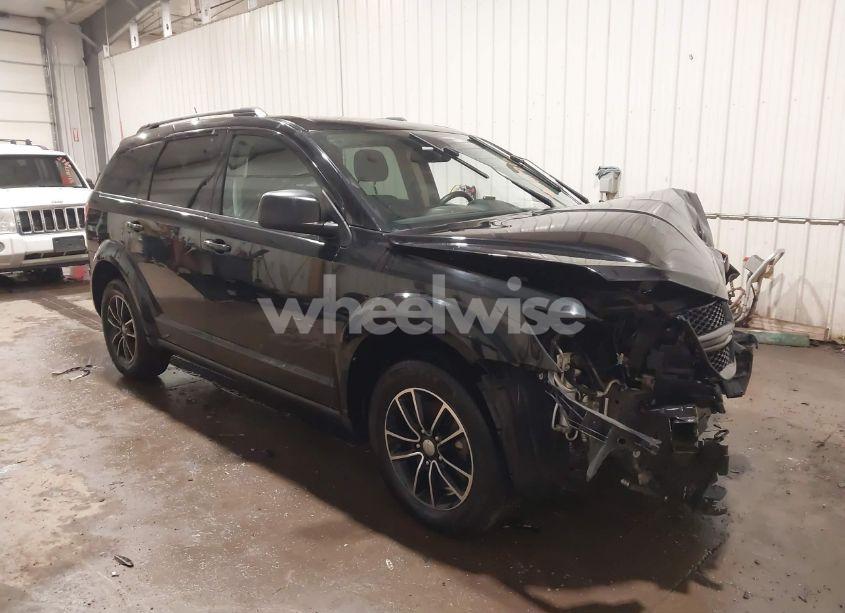 2017 Dodge Journey SE (VIN 3C4PDCAB4HT695490) main photo