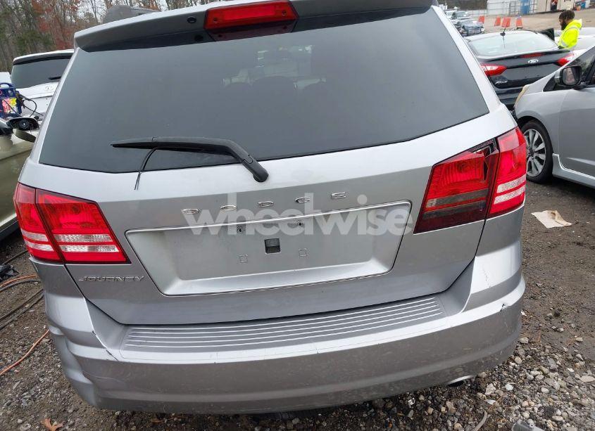 Photo 16 of 2018 Dodge Journey SE (VIN 3C4PDCAB4JT208620)