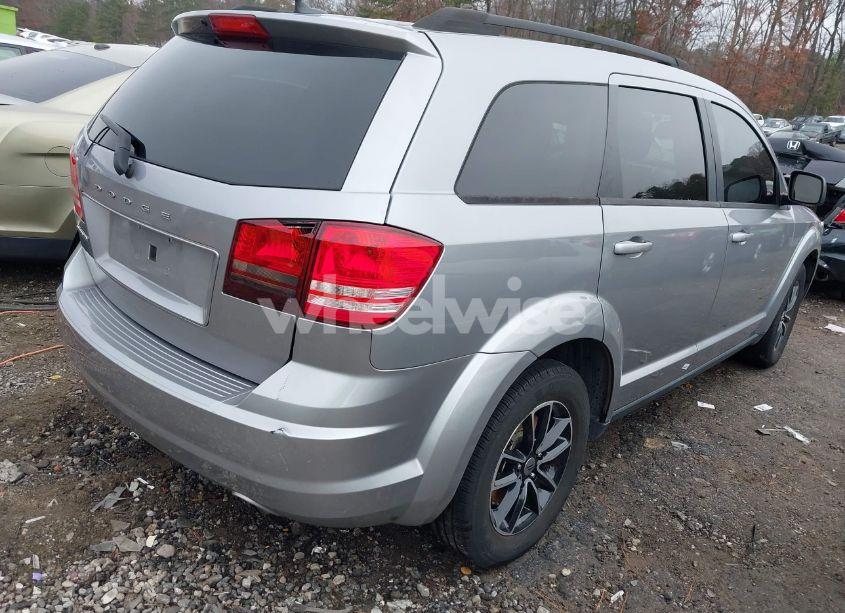 Photo 4 of 2018 Dodge Journey SE (VIN 3C4PDCAB4JT208620)
