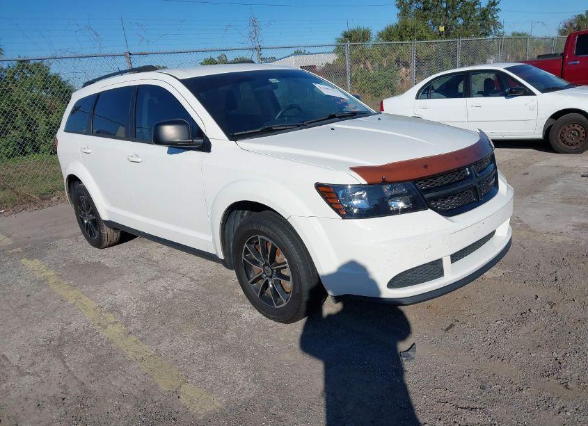 2018 Dodge Journey SE (VIN 3C4PDCAB4JT229189) main photo