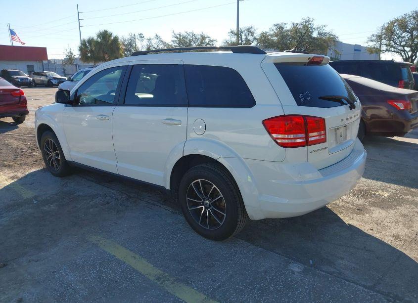 Photo 3 of 2018 Dodge Journey SE (VIN 3C4PDCAB4JT229189)