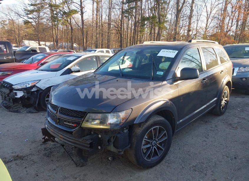 Photo 2 of 2018 Dodge Journey SE (VIN 3C4PDCAB4JT444264)