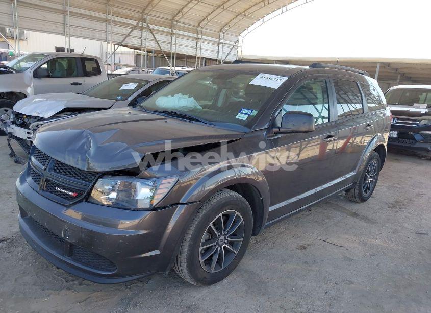 Photo 2 of 2018 Dodge Journey SE (VIN 3C4PDCAB4JT444653)
