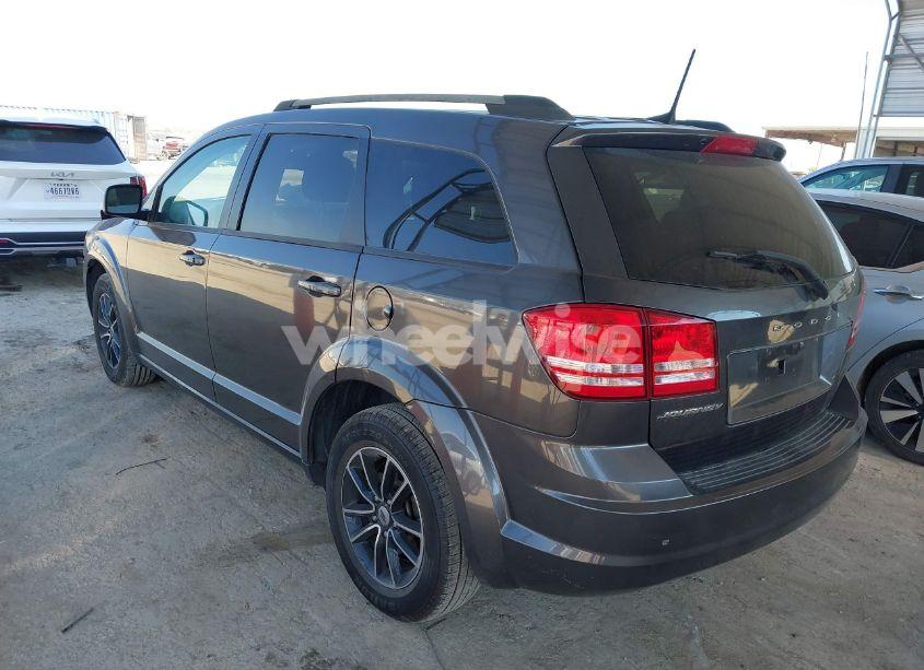 Photo 3 of 2018 Dodge Journey SE (VIN 3C4PDCAB4JT444653)