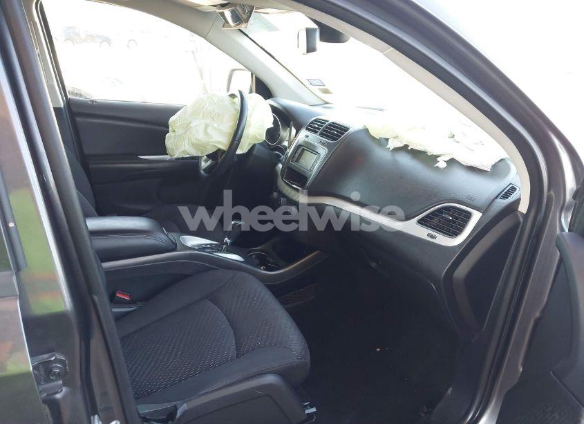 Photo 5 of 2018 Dodge Journey SE (VIN 3C4PDCAB4JT444653)