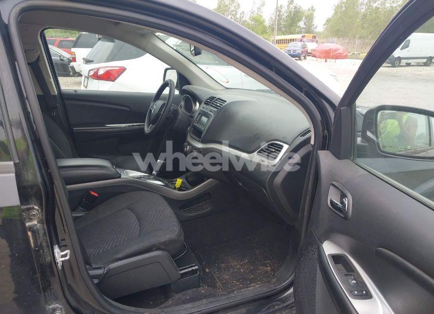 Photo 5 of 2018 Dodge Journey SE (VIN 3C4PDCAB4JT506777)