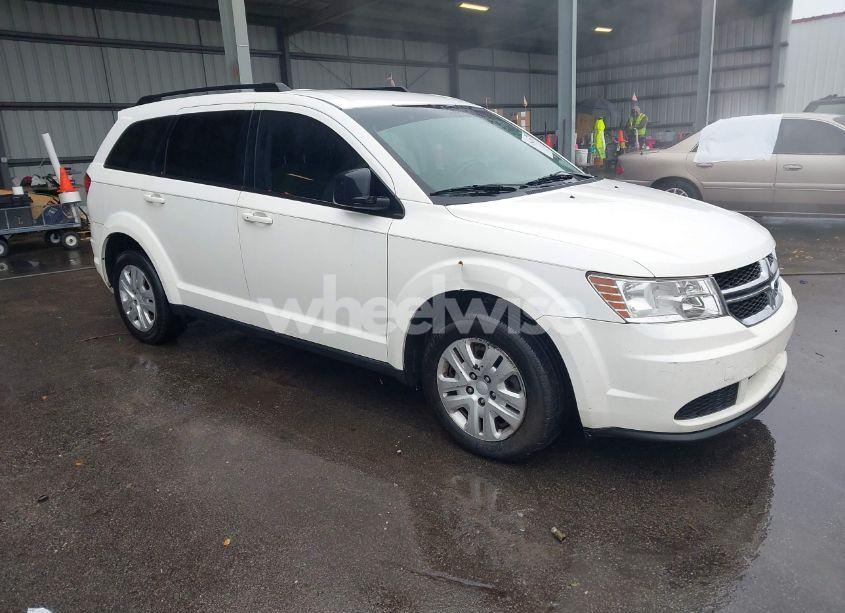 2016 Dodge Journey SE (VIN 3C4PDCAB5GT186068) main photo