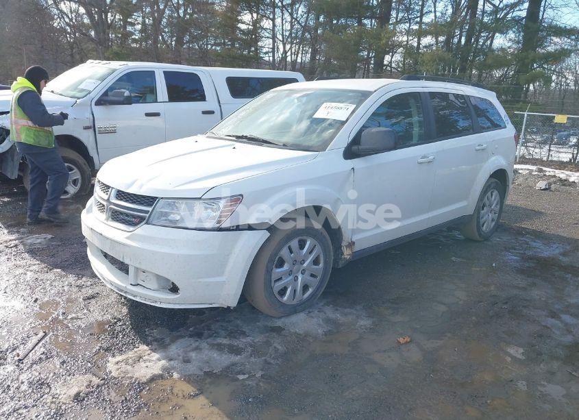 Photo 2 of 2016 Dodge Journey SE (VIN 3C4PDCAB5GT222812)