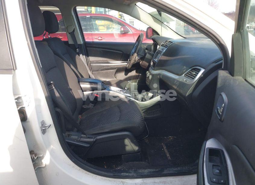 Photo 5 of 2016 Dodge Journey SE (VIN 3C4PDCAB5GT222812)