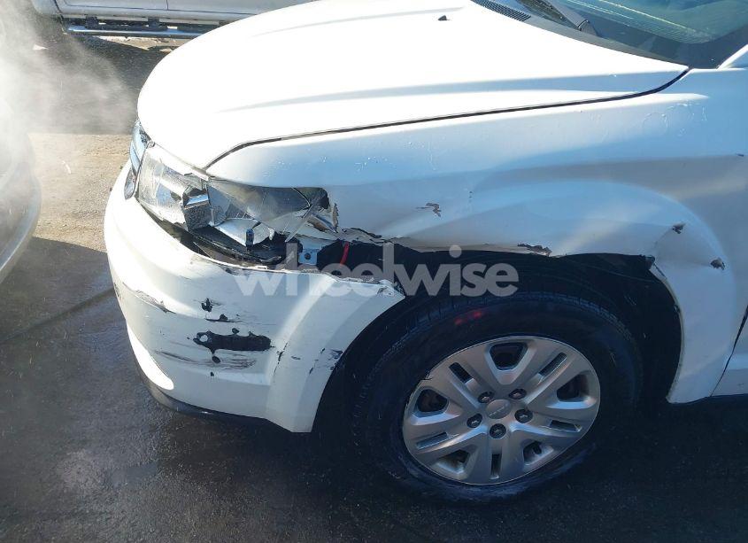 Photo 6 of 2017 Dodge Journey SE (VIN 3C4PDCAB5HT529527)