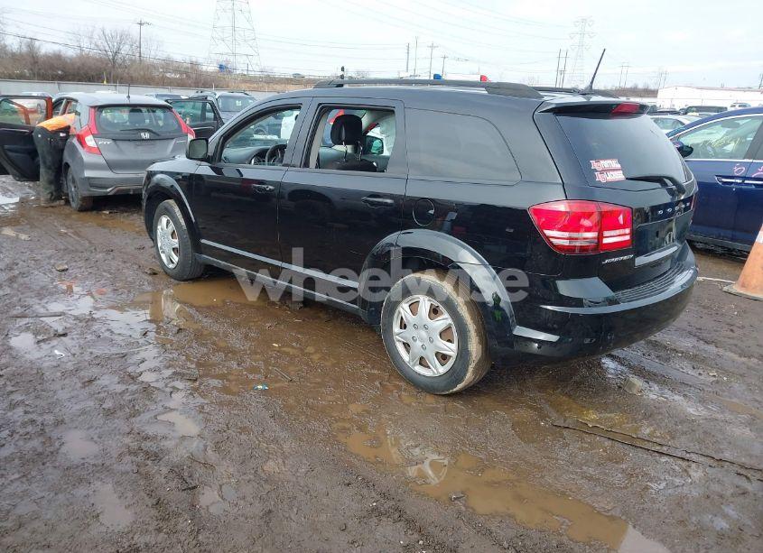 Photo 3 of 2017 Dodge Journey SE (VIN 3C4PDCAB5HT558994)