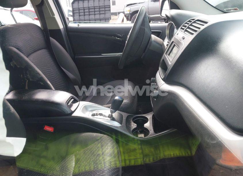 Photo 5 of 2017 Dodge Journey SE (VIN 3C4PDCAB5HT558994)