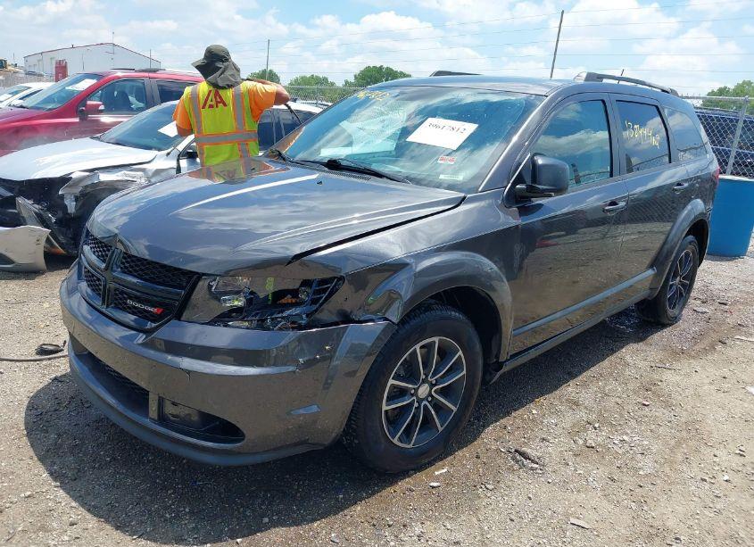 Photo 2 of 2017 Dodge Journey SE (VIN 3C4PDCAB5HT619356)