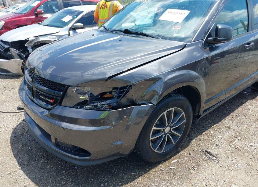 Photo 6 of 2017 Dodge Journey SE (VIN 3C4PDCAB5HT619356)