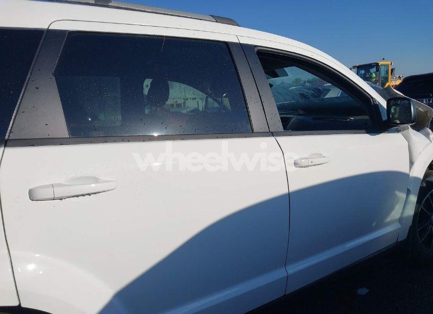 Photo 12 of 2017 Dodge Journey SE (VIN 3C4PDCAB5HT643978)