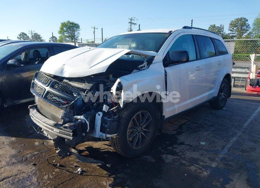 Photo 2 of 2017 Dodge Journey SE (VIN 3C4PDCAB5HT643978)