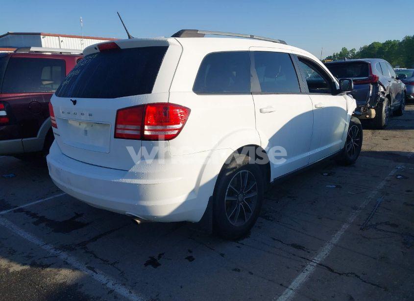 Photo 4 of 2017 Dodge Journey SE (VIN 3C4PDCAB5HT643978)
