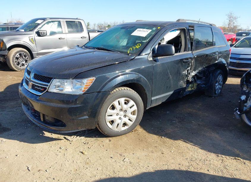 Photo 2 of 2017 Dodge Journey SE (VIN 3C4PDCAB5HT695501)
