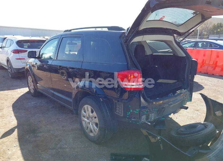 Photo 3 of 2017 Dodge Journey SE (VIN 3C4PDCAB5HT707307)