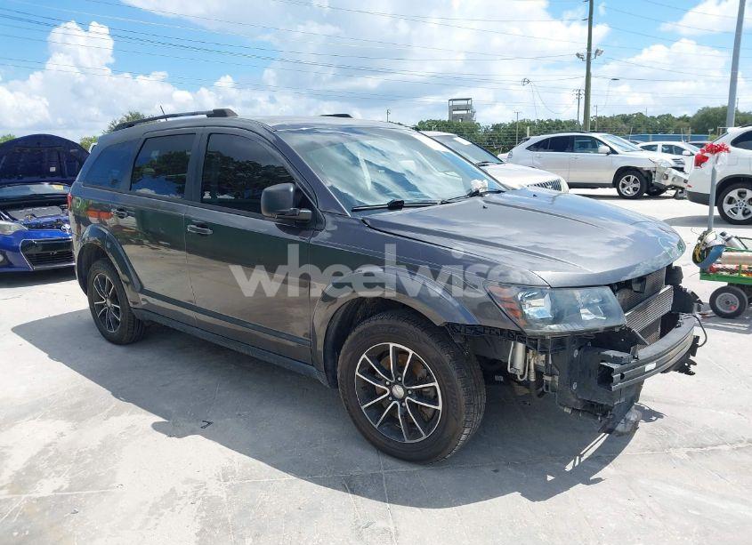 2017 Dodge Journey SE (VIN 3C4PDCAB5HT708103) main photo