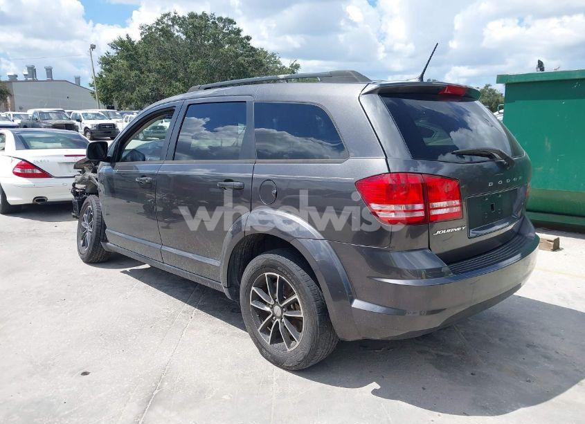 Photo 3 of 2017 Dodge Journey SE (VIN 3C4PDCAB5HT708103)