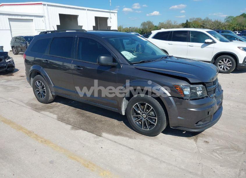 2018 Dodge Journey SE (VIN 3C4PDCAB5JT196462) main photo