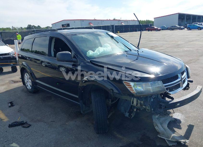 2018 Dodge Journey SE (VIN 3C4PDCAB5JT217004) main photo