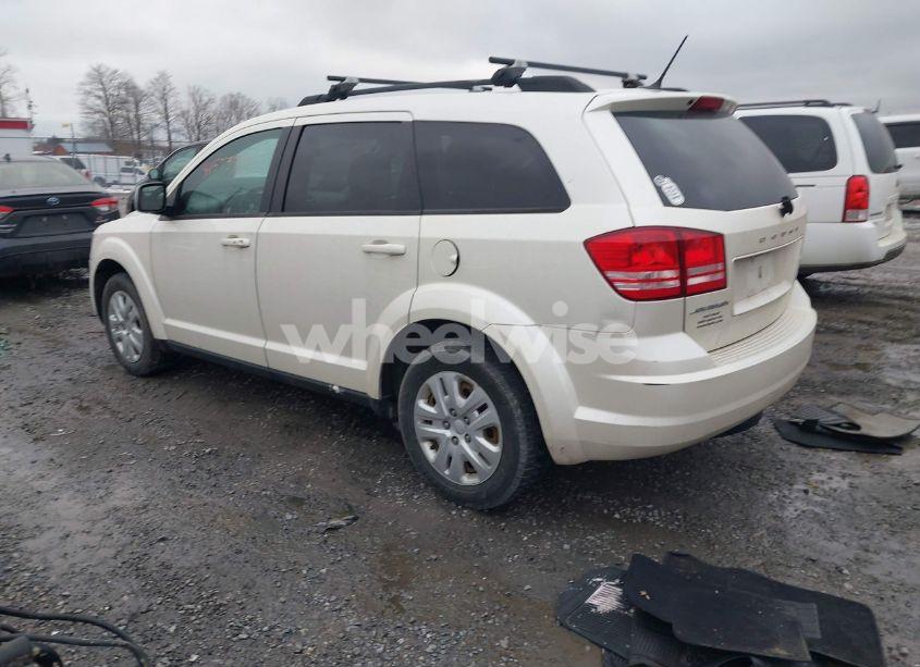 Photo 3 of 2018 Dodge Journey SE (VIN 3C4PDCAB5JT243327)