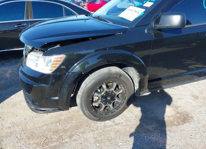 Photo 2 of 2018 Dodge Journey SE (VIN 3C4PDCAB5JT302182)