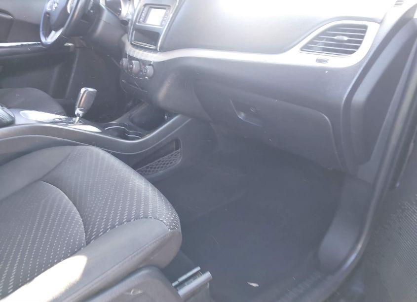 Photo 5 of 2018 Dodge Journey SE (VIN 3C4PDCAB5JT302182)