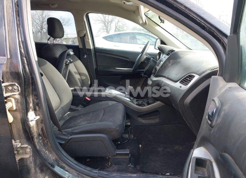 Photo 5 of 2018 Dodge Journey SE (VIN 3C4PDCAB5JT344562)