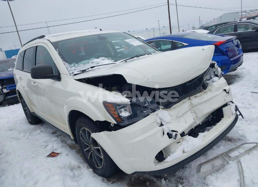 2018 Dodge Journey SE (VIN 3C4PDCAB5JT385130) main photo