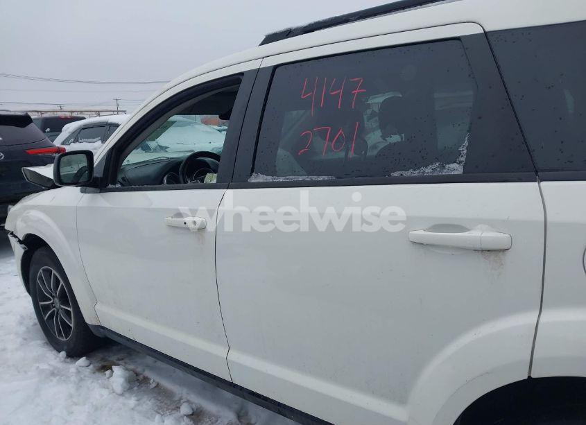 Photo 14 of 2018 Dodge Journey SE (VIN 3C4PDCAB5JT385130)