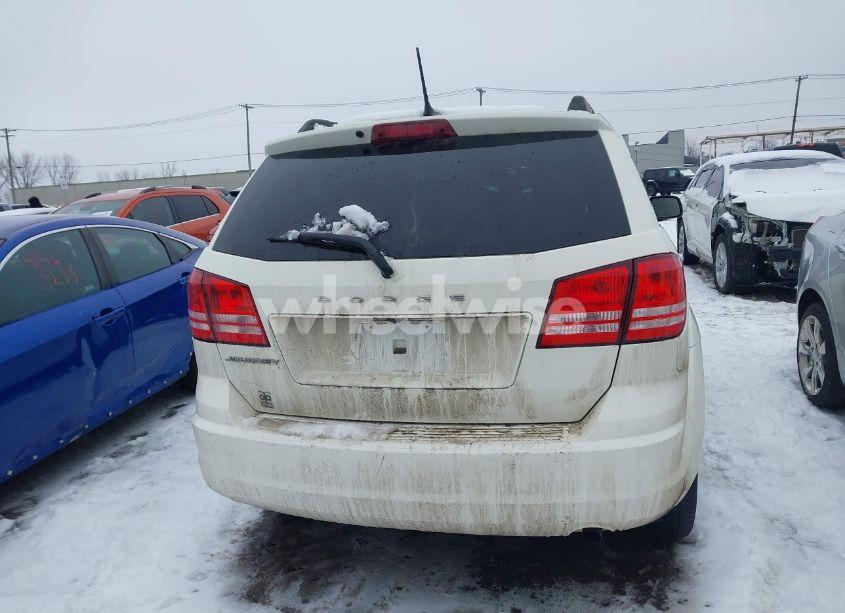Photo 16 of 2018 Dodge Journey SE (VIN 3C4PDCAB5JT385130)