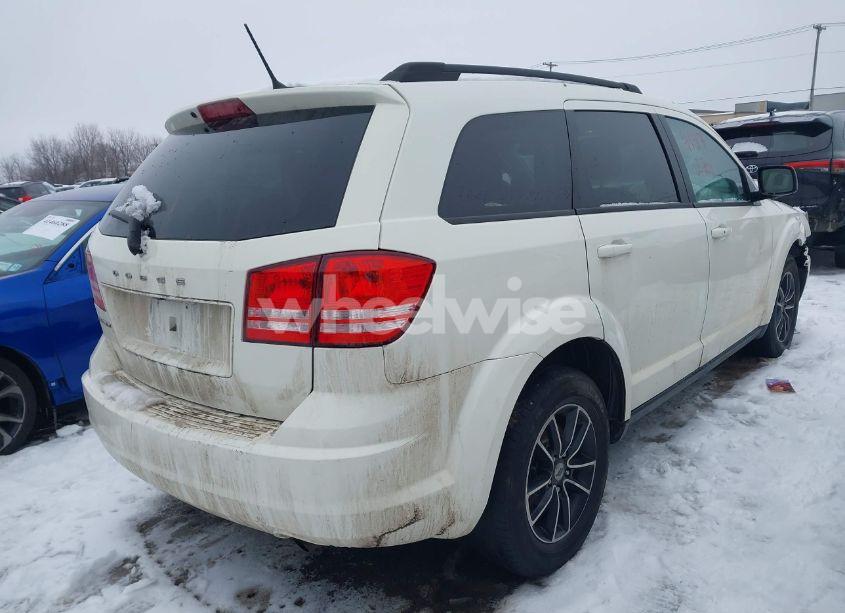 Photo 4 of 2018 Dodge Journey SE (VIN 3C4PDCAB5JT385130)