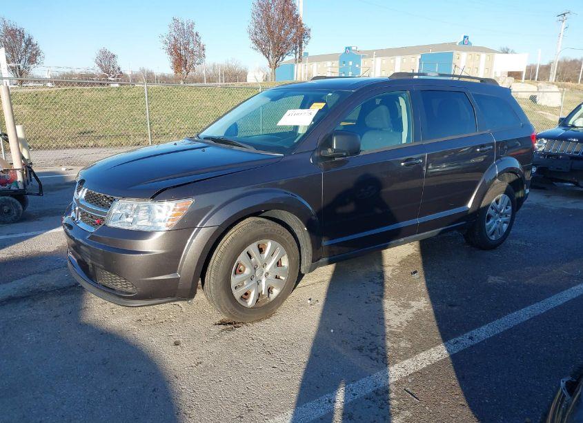 Photo 2 of 2018 Dodge Journey SE (VIN 3C4PDCAB5JT427084)