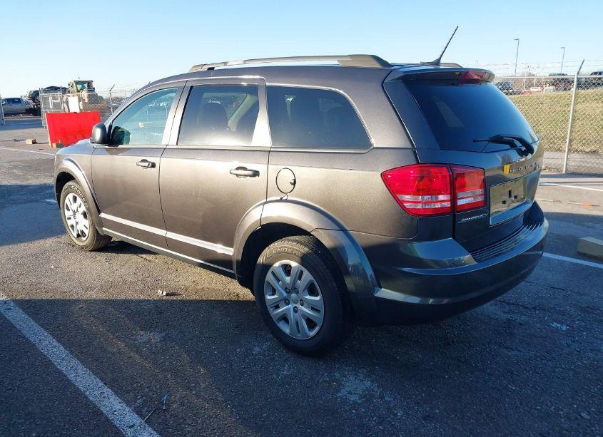Photo 3 of 2018 Dodge Journey SE (VIN 3C4PDCAB5JT427084)