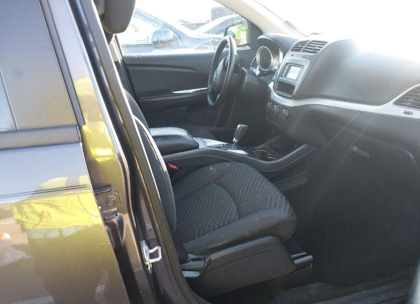 Photo 5 of 2018 Dodge Journey SE (VIN 3C4PDCAB5JT427084)